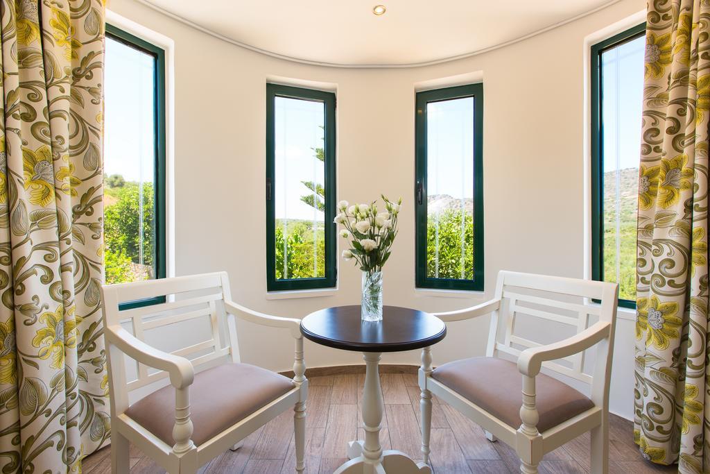 Alonia Villa, Refined Living With 50M2 Private Pool, By Thinkvilla Melidhónion 객실 사진